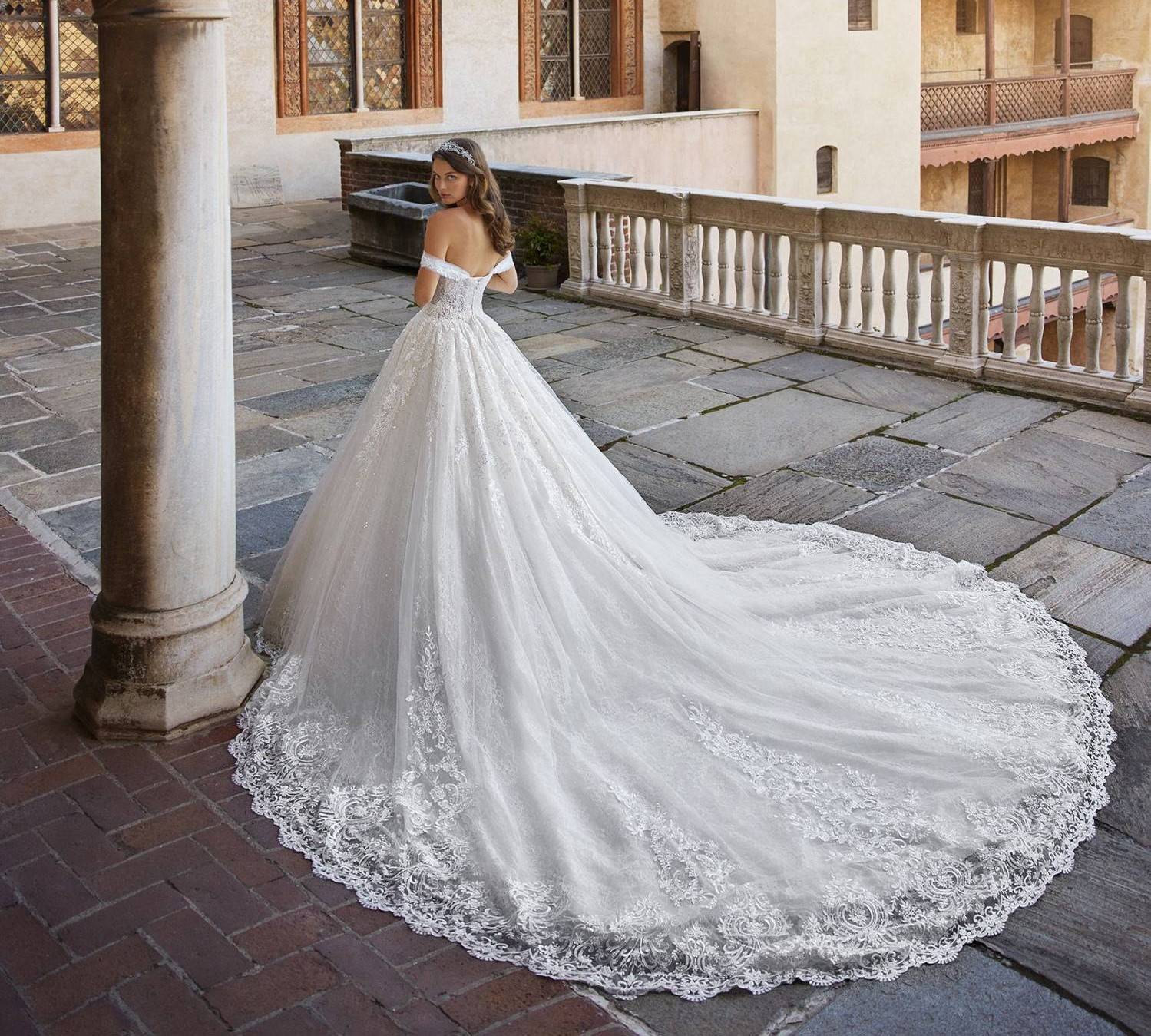 ROBE DE MARIÉE PRINCESSE AQUARIUS NICOLE MILANO MARSEILLE PROCHE SAINT MITRE LES REMPARTS..