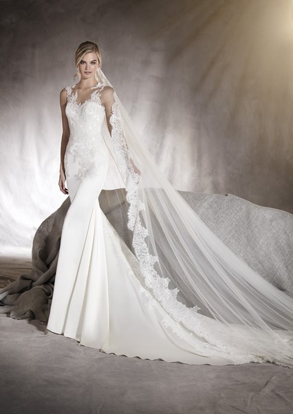 ROBE  MARIAGE PRONOVIAS centre ville aubagne 13400