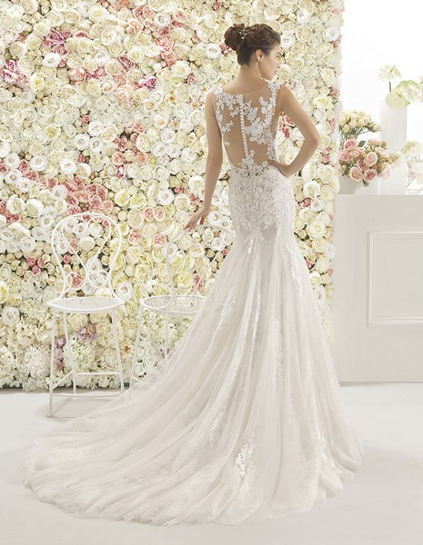 magasin de ROBE MARIAGE CALAIS ROSA CLARA DENTELLE MARSEILLE CENTRE rosa clara proche toulon et bandol dans le var