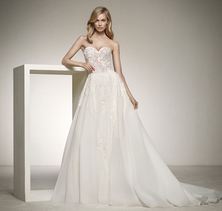 ROBE DE MARIEE PRONOVIAS DINARA GLAMOUR MARSEILLE 13007 soniab proche martigues 13500