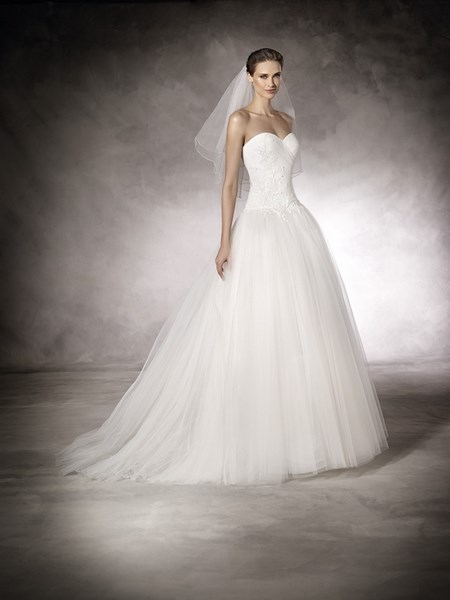 ROBE DE MARIEE PRONOVIAS  près Aix en Provence  et st Mitre les Remparts 
