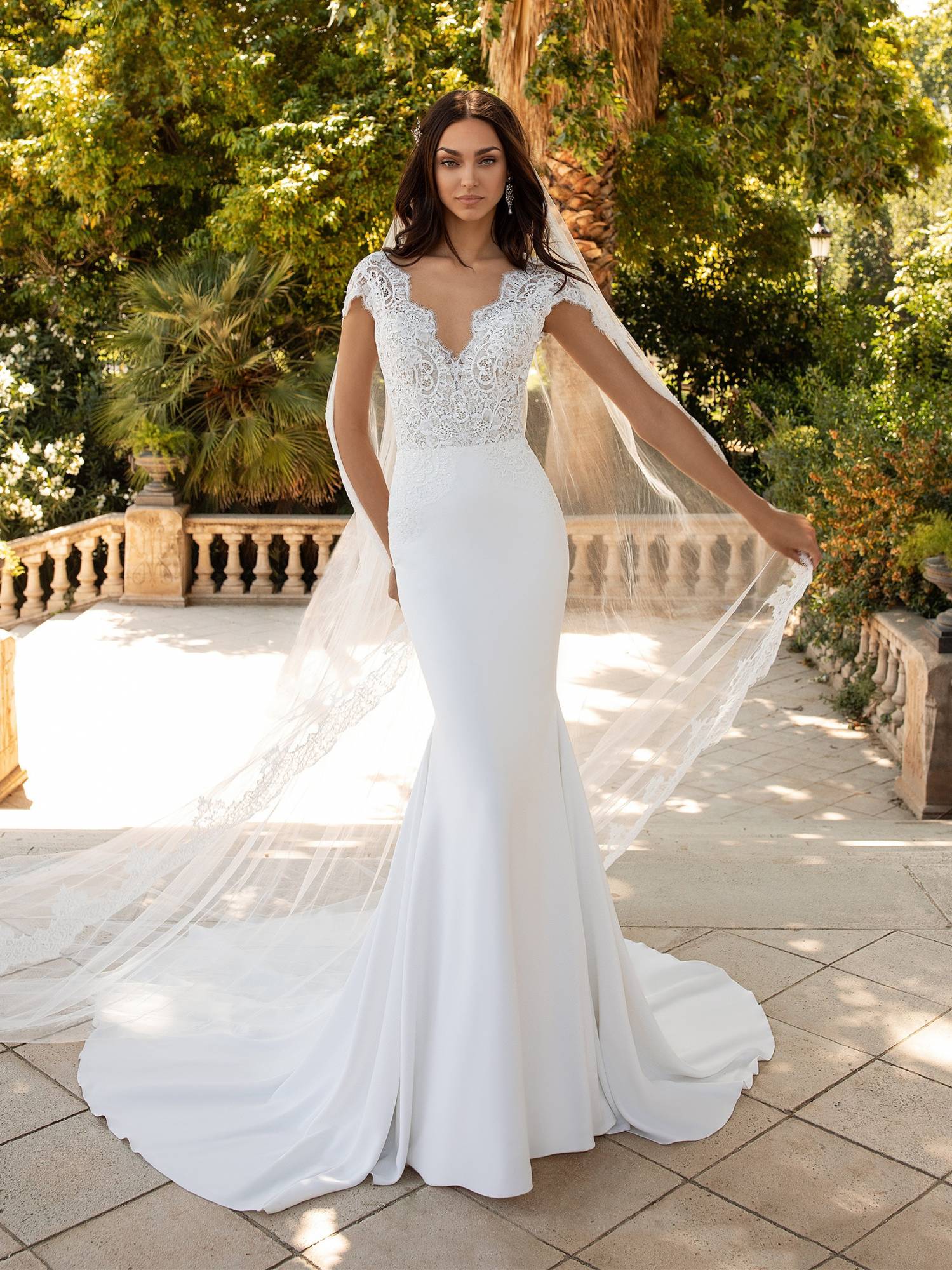 robe de mariée glamour Marseille proche de St Mitre les remparts