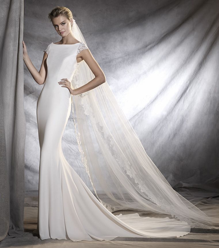 ROBE DE MARIEE simple  PRONOVIAS olbia proche la valentine 13011 et Aix en Provence