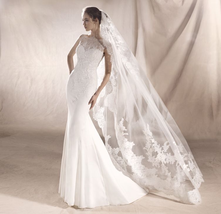 ROBE DE MARIEE  proche rue de rome 13006