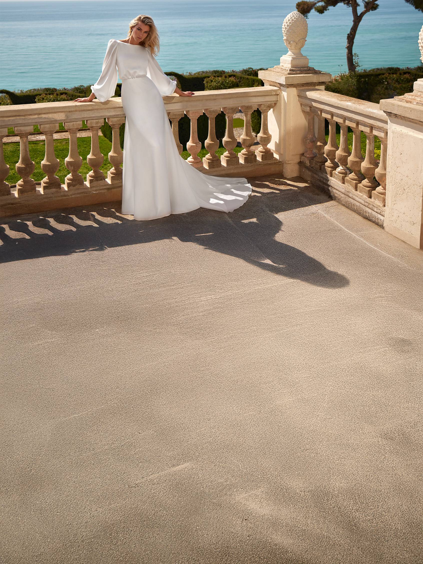 robe de mariée trapèze sur Marseille  fluide en tulle perlé  pour un mariage dans le sud de la france