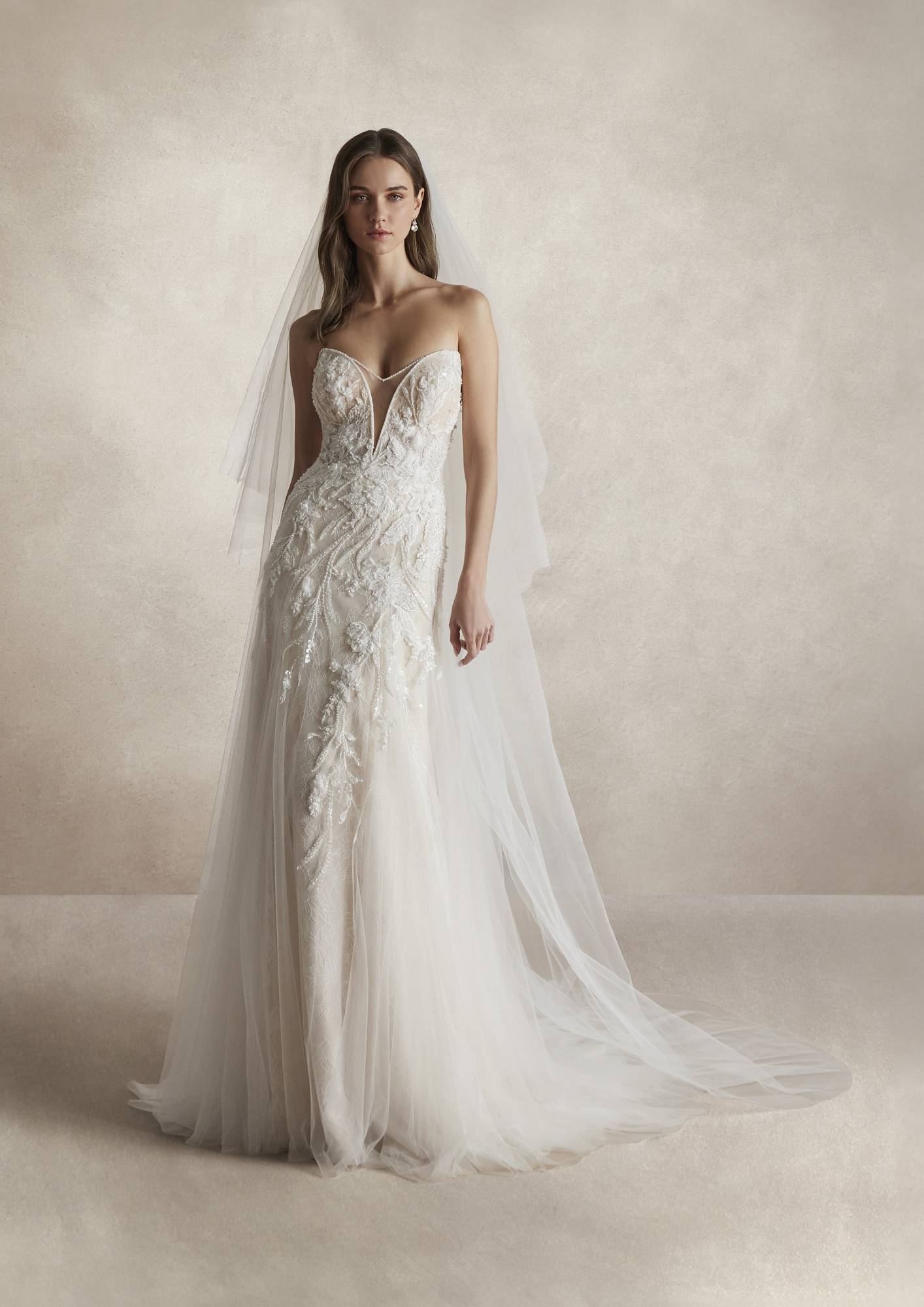 Robe de mariée YUSRA Nicole Couture A-line tulle brodé décolleté V essayage Soniab Marseille