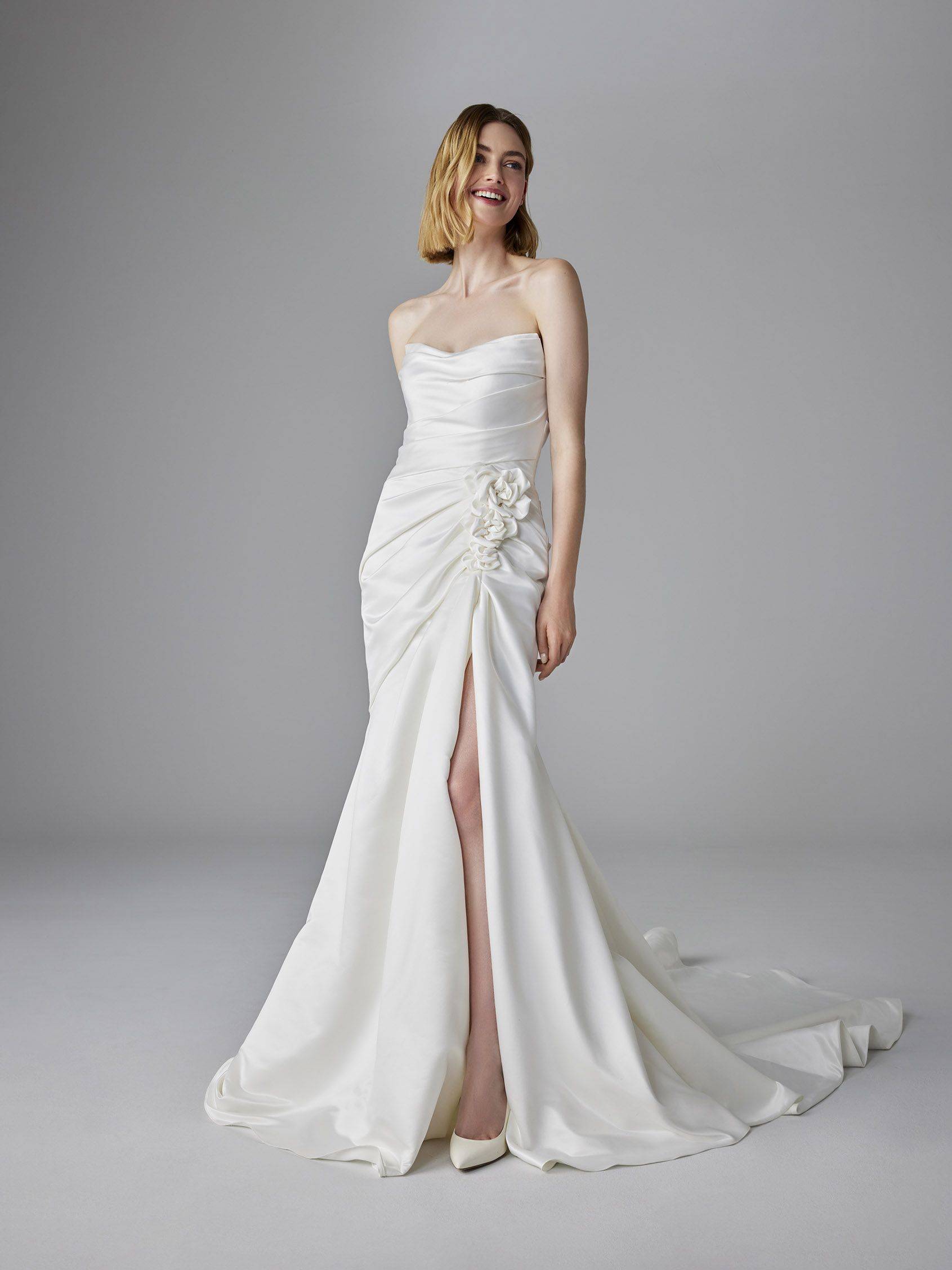 Choisissez la robe de mariée Bozena forme sirène en tissu duchesse style glamour sexy proche du Var