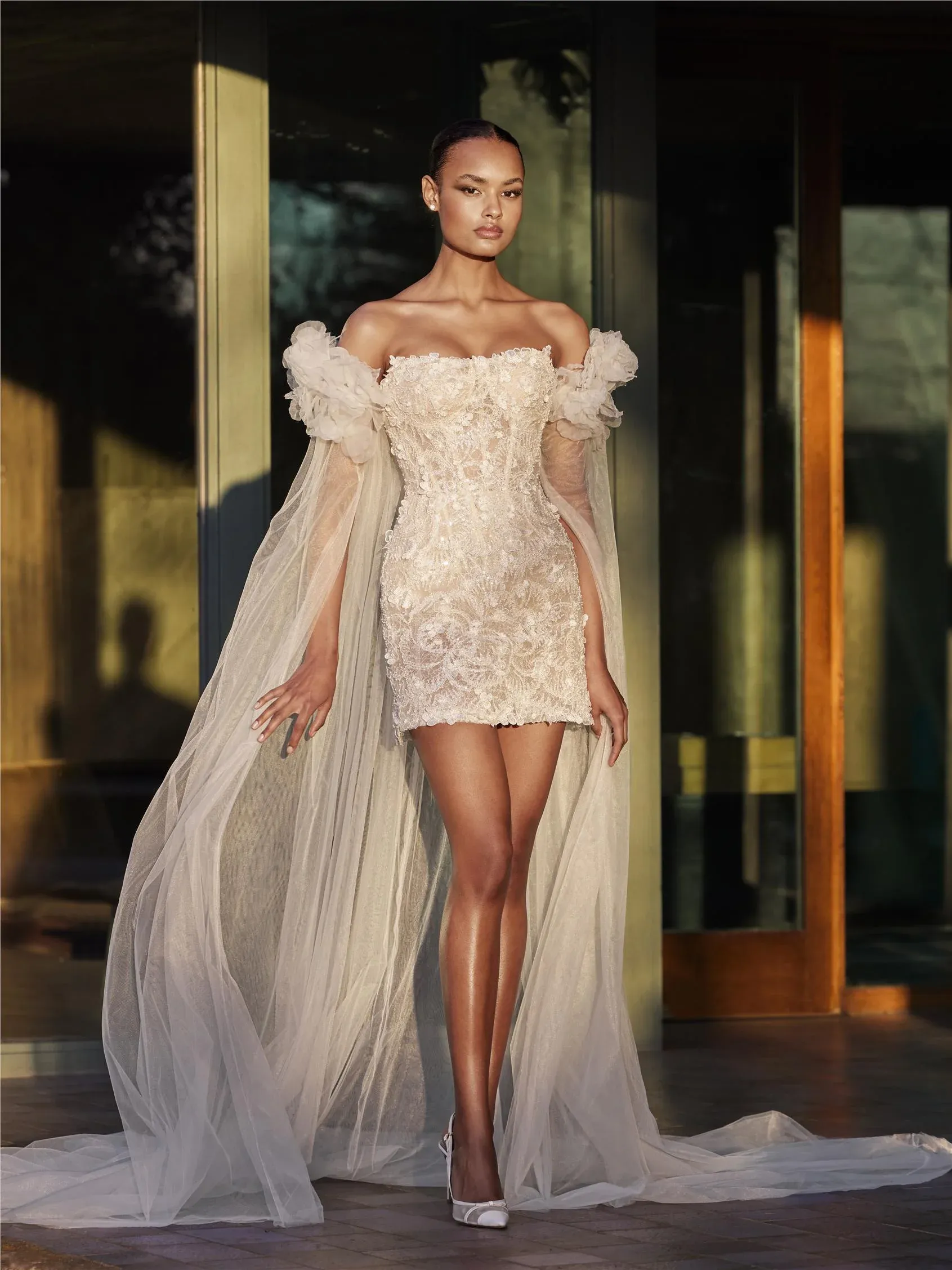 ROBE DE MARIÉE ANTICONFORMISTE – ESSAYEZ DES FORMES ORIGINALES ET COLORÉES 