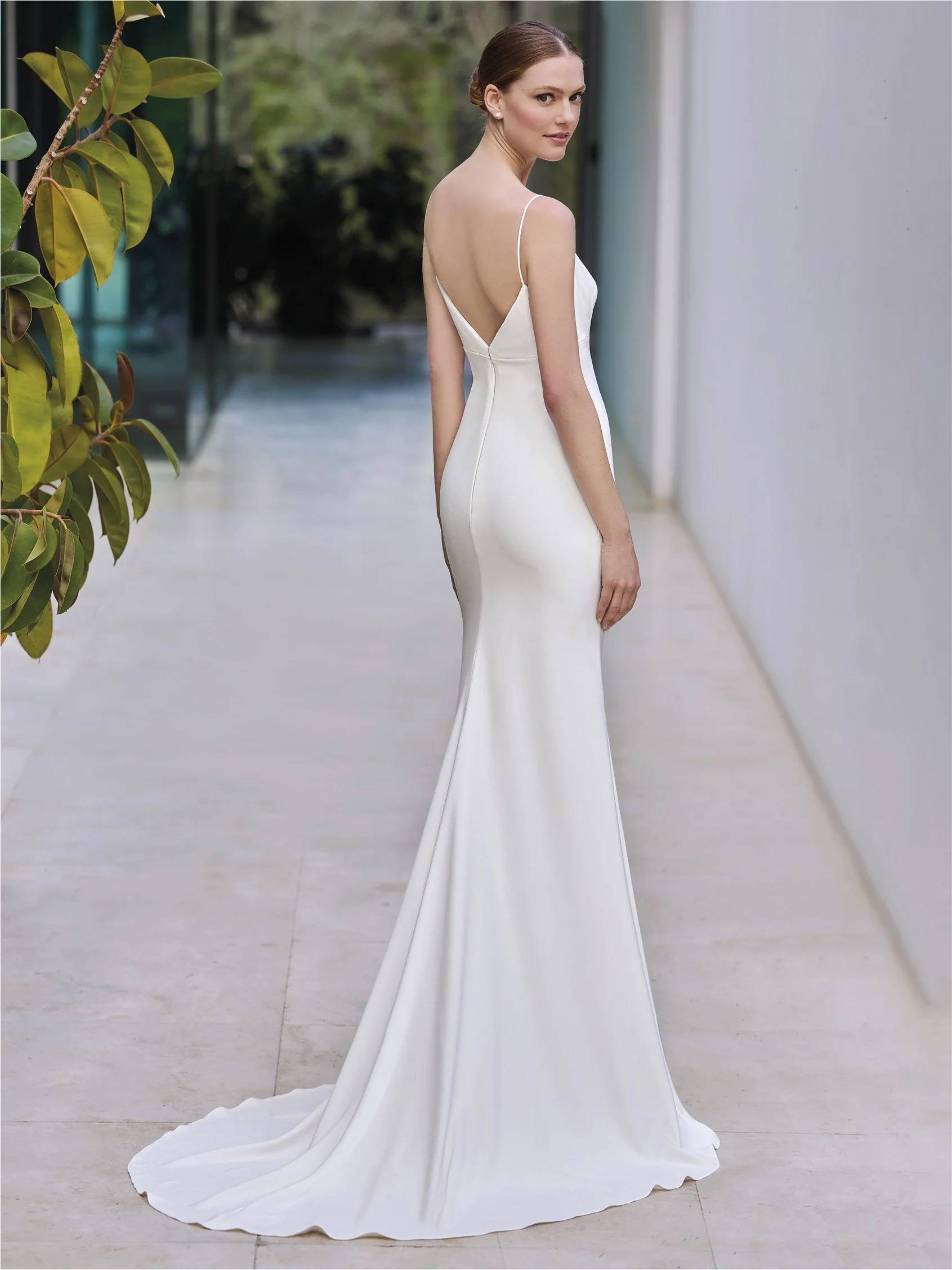 Robe  de mariée sirène avec décolleté en V et éléments amovibles