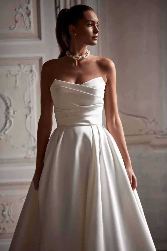 Robe de mariée Eridana Milla Nova A-line en mikado ivoire