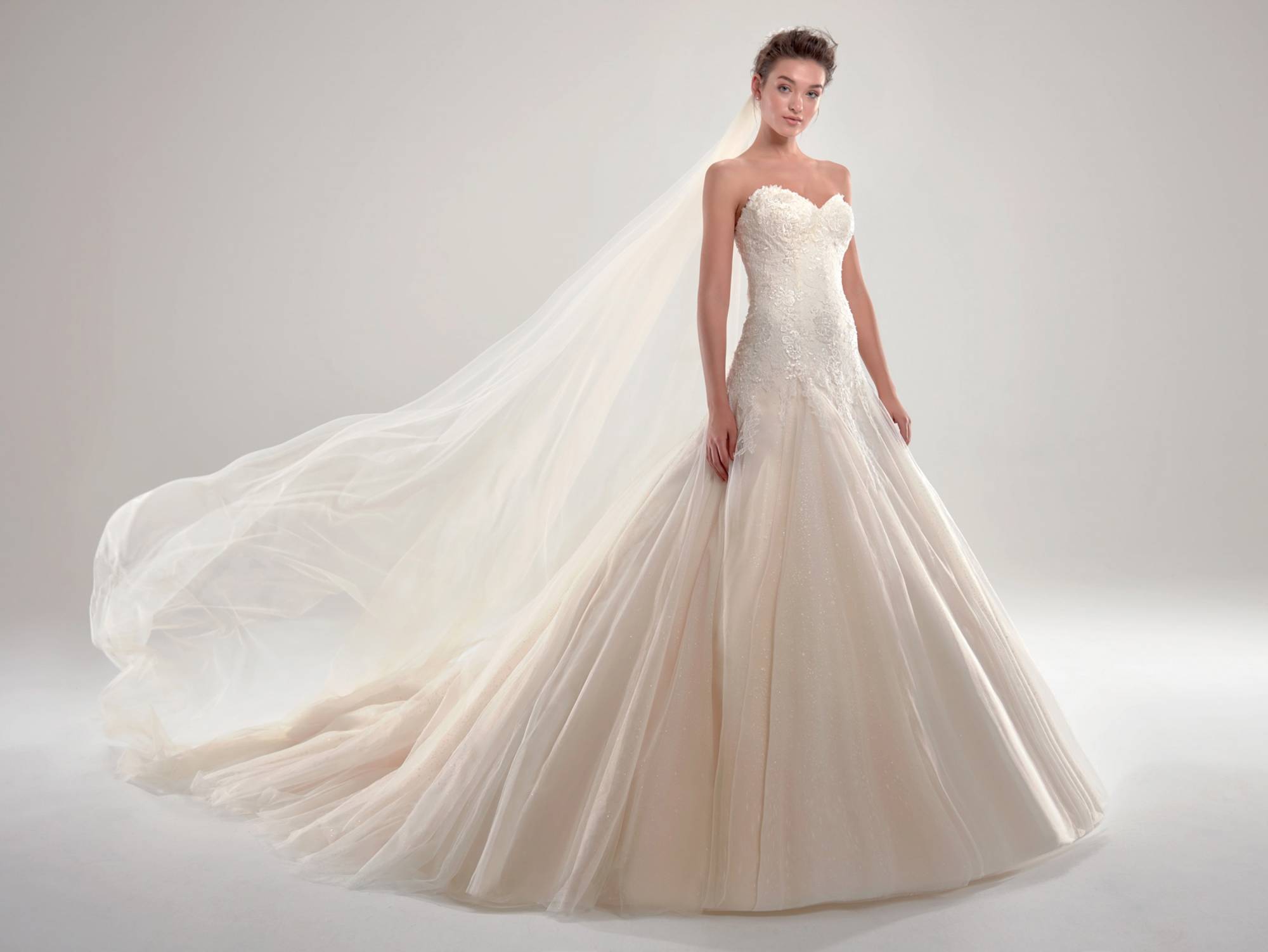 Vente de robe de mariée glamour Marseille près de Aix en Provence