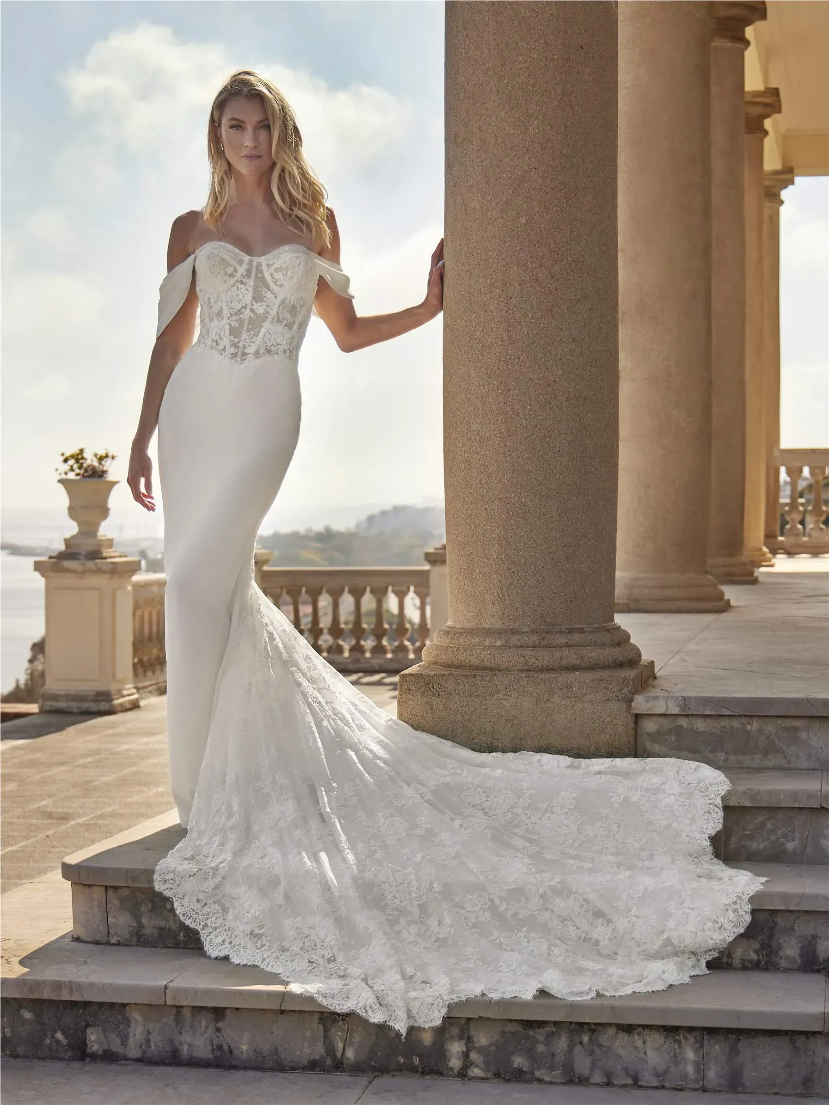 essayez votre robe de mariée dans notre atelier et bénéficiez de retouches sur-mesure