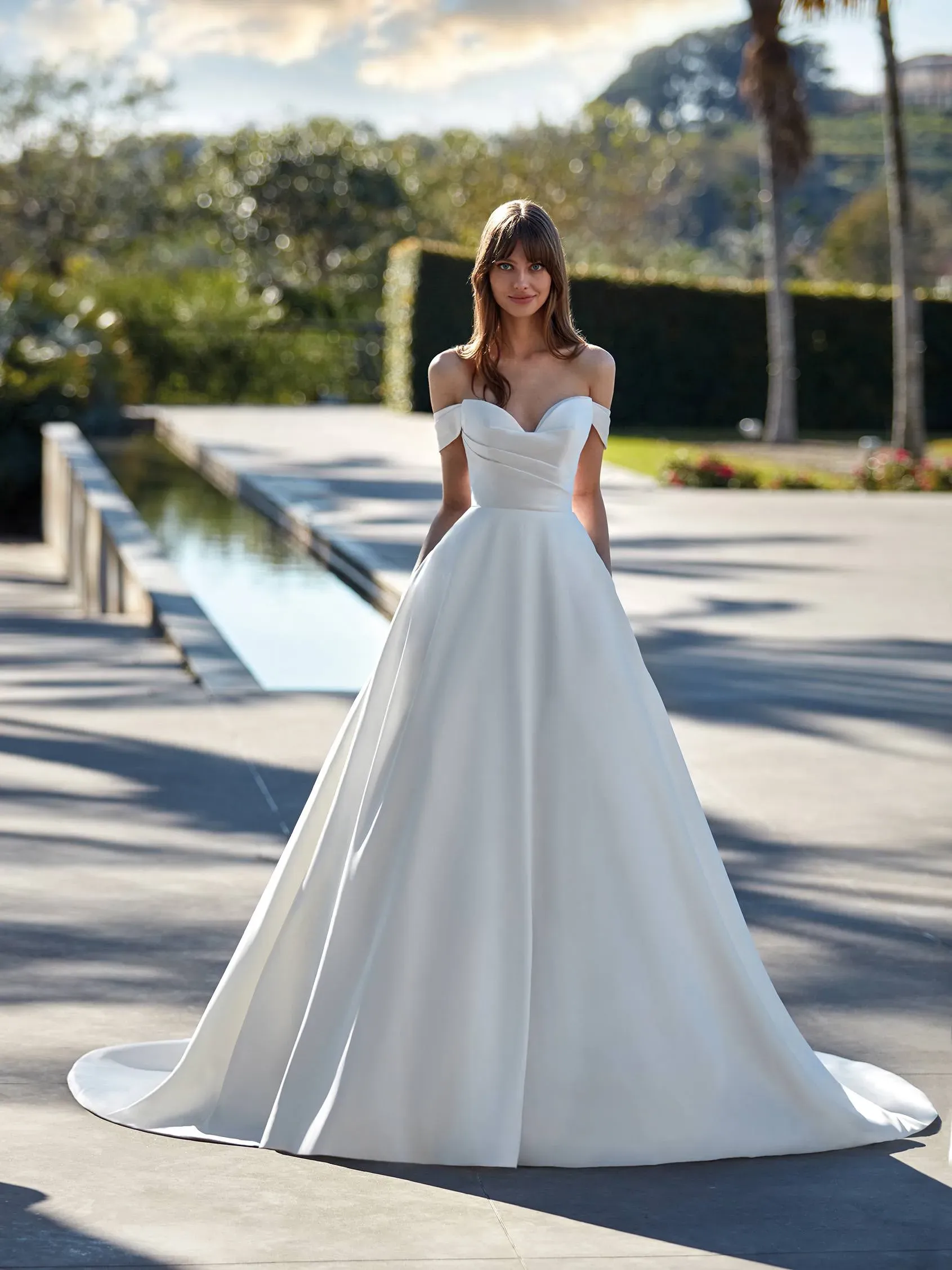 ROBE DE MARIÉE PRINCESSE MIKADO DÉCOLLETÉ CŒUR NUANCE NICOLE MILANO MARSEILLE 13007 SONIAB