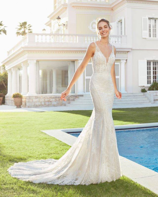 robe de  mariée sirène Marseille près de St Mitre les remparts
