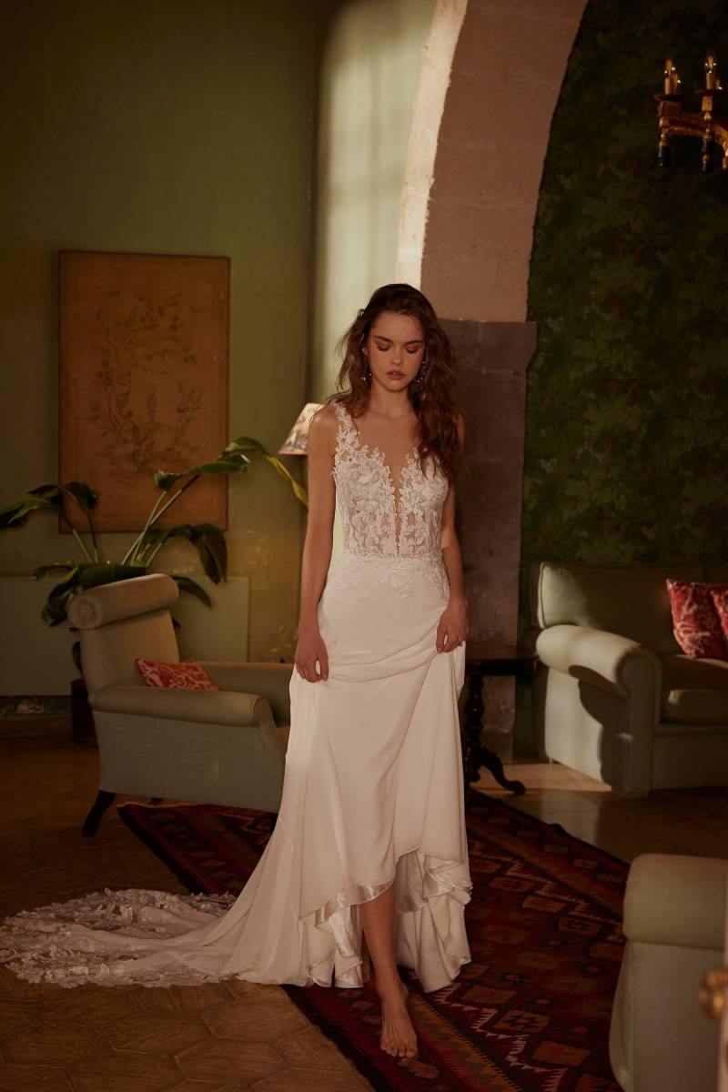 Robe de mariée 66240 Lillian West dentelle bohème Provence