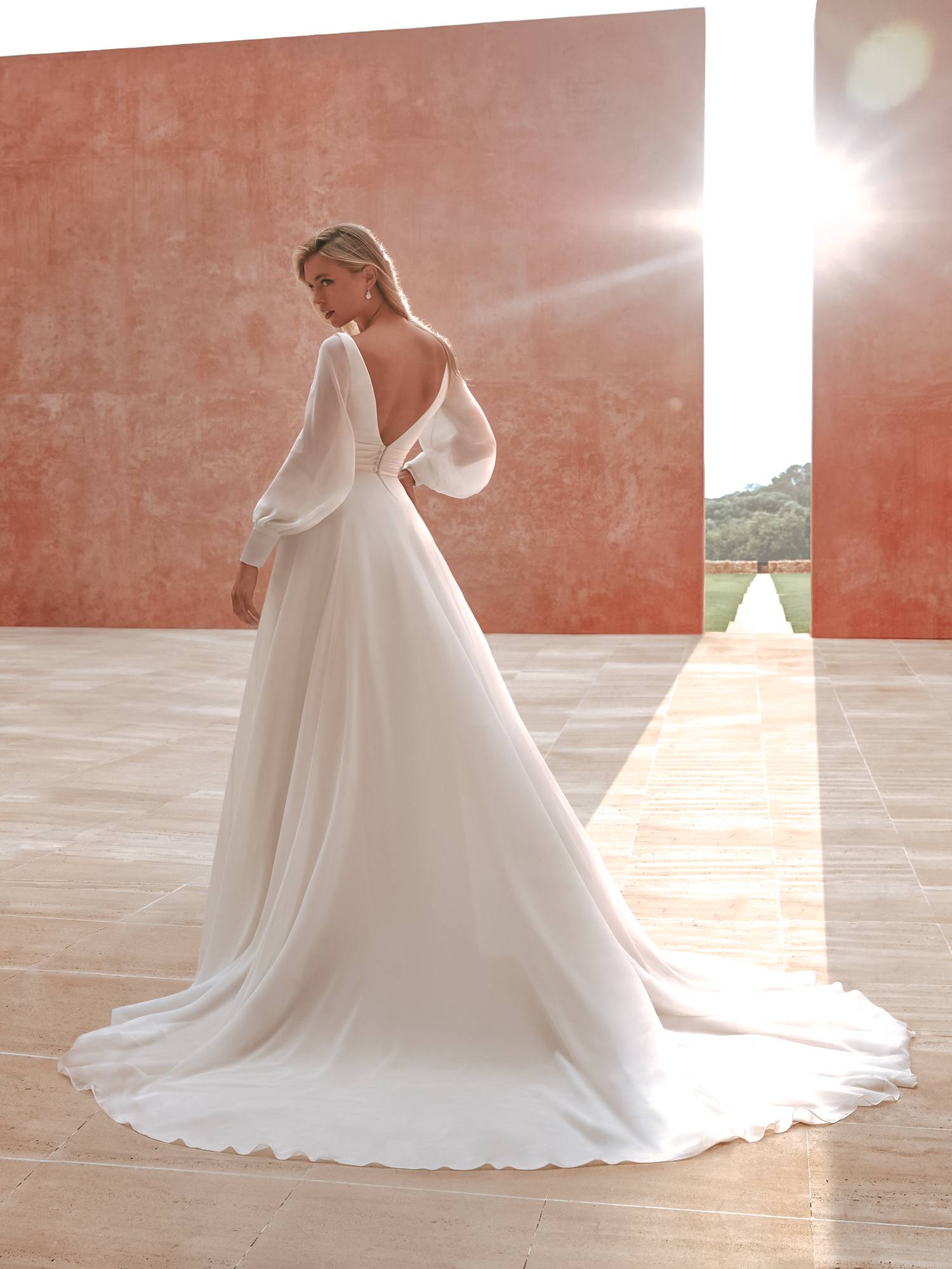 Robe de mariée bohème  tendance chez soniab marseille proche Arles et Salon 