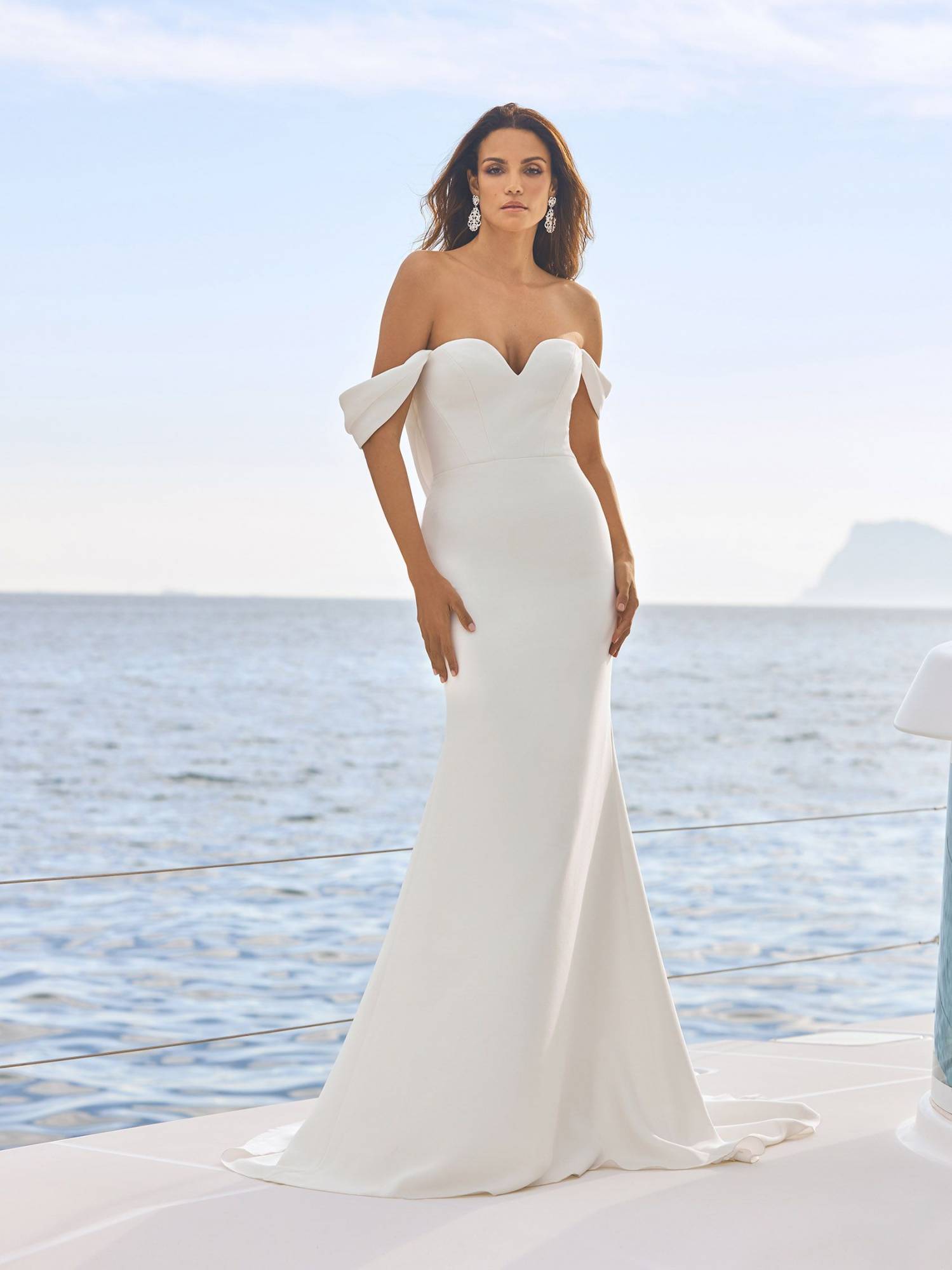 robe de mariée sirène glamour chic,AUBREY STYLISTE  PRONOVIAS SUR MARSEILLE PACA