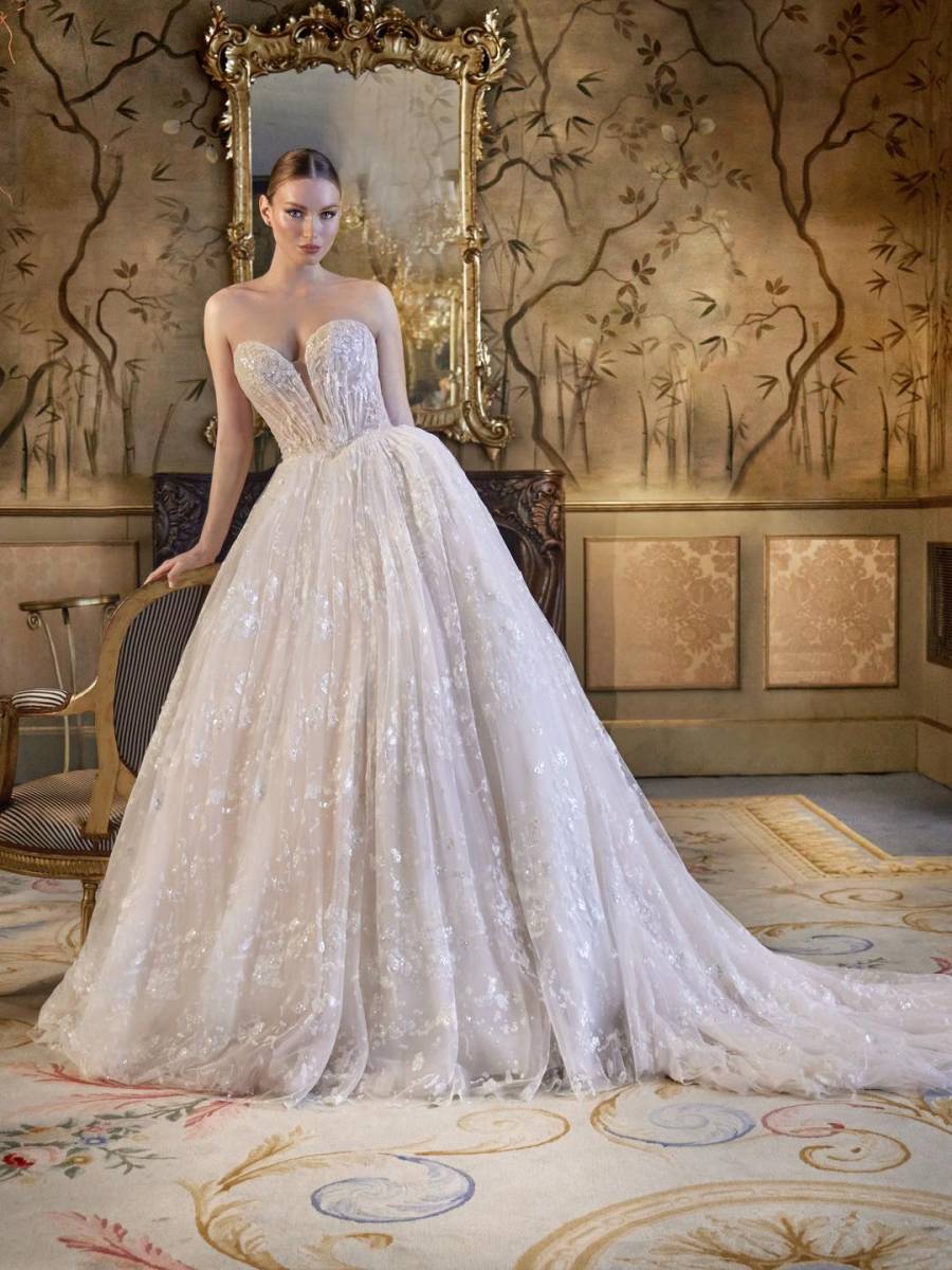 robe de mariée princesse volumineuse sans manche bustier coeur paillettes brettia pronovias marseille