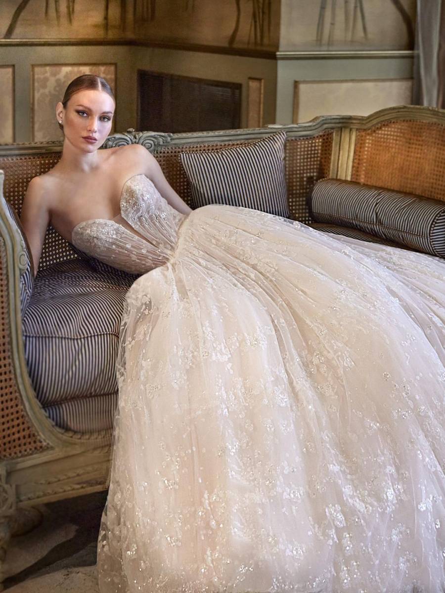 robe de mariée princesse bustier coeur perles et paillettes brettia pronovias marseille