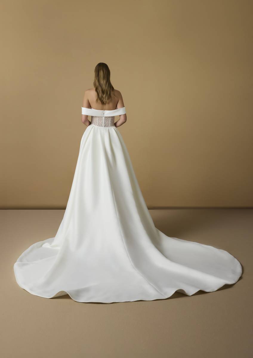 Robe de mariée sirène GARIMA Nicole Milano mikado décolleté cœur essayage SoniaB Marseille