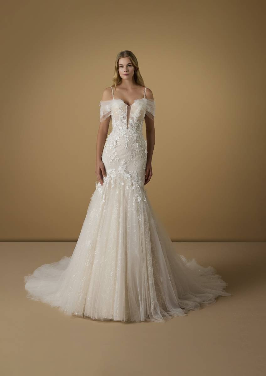 Robe de mariée sirène LILAEA Nicole Milano tulle décolleté V dos arrondi essayage Soniab Marseille