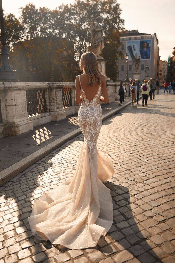 boutique de ROBE DE MARIÉE SIRÈNE GLAMOUR CHIC PAMINA MILLANOVA marseille et Aix en provence