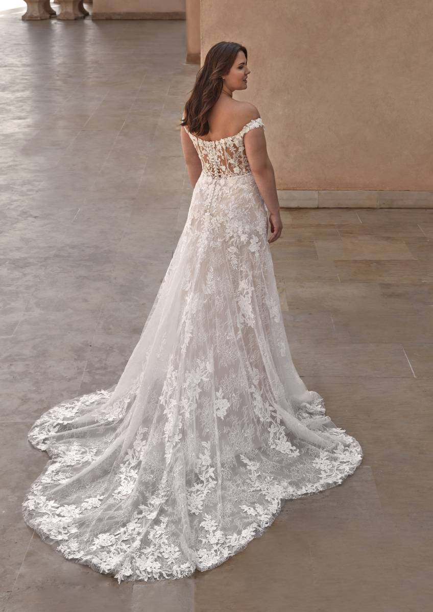 Essayages disponibles à la boutique Soniab Créateurs, dépositaire Pronovias à Marseille en Provence