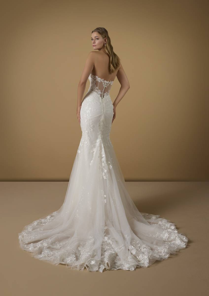 Robe de mariée sirène SALOTE Nicole Milano tulle brodé décolleté cœur essayage SoniaB Marseille