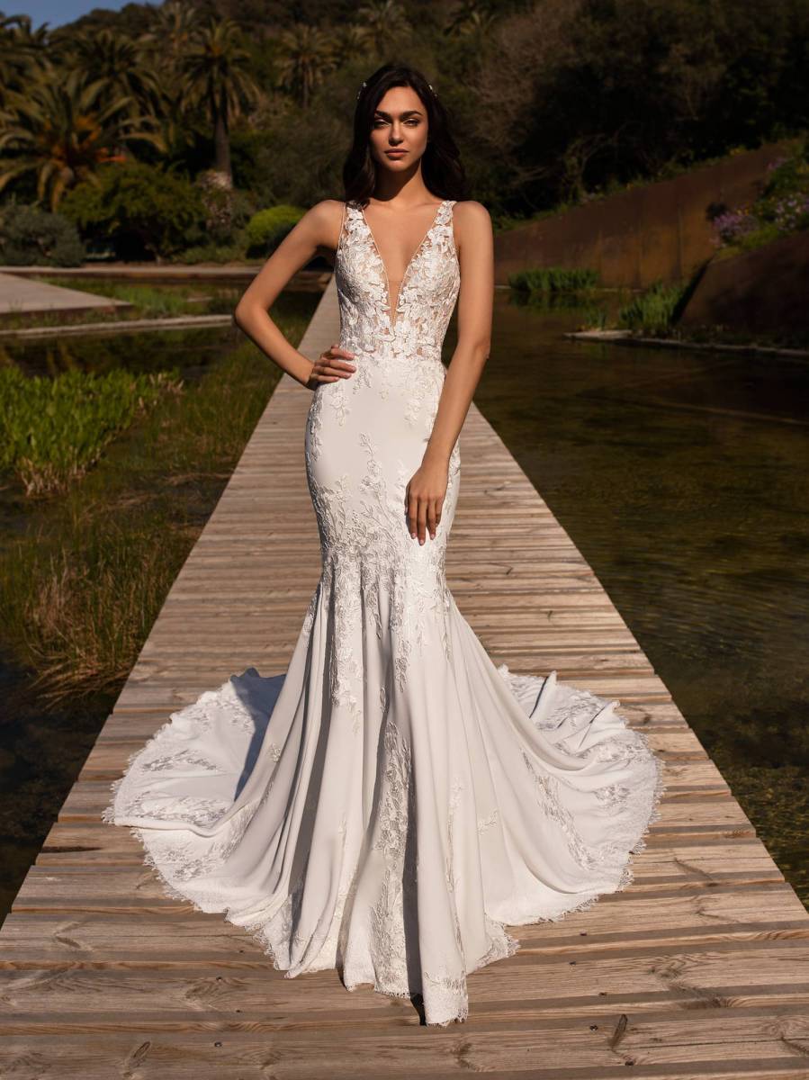 Robe de mariée sirène grande taille Pronovias Soniab