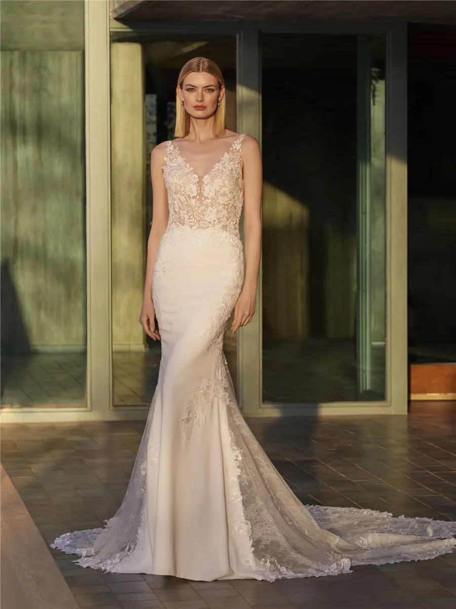 robe de mariée sirène décolleté en V en crêpe arad pronovias marseille