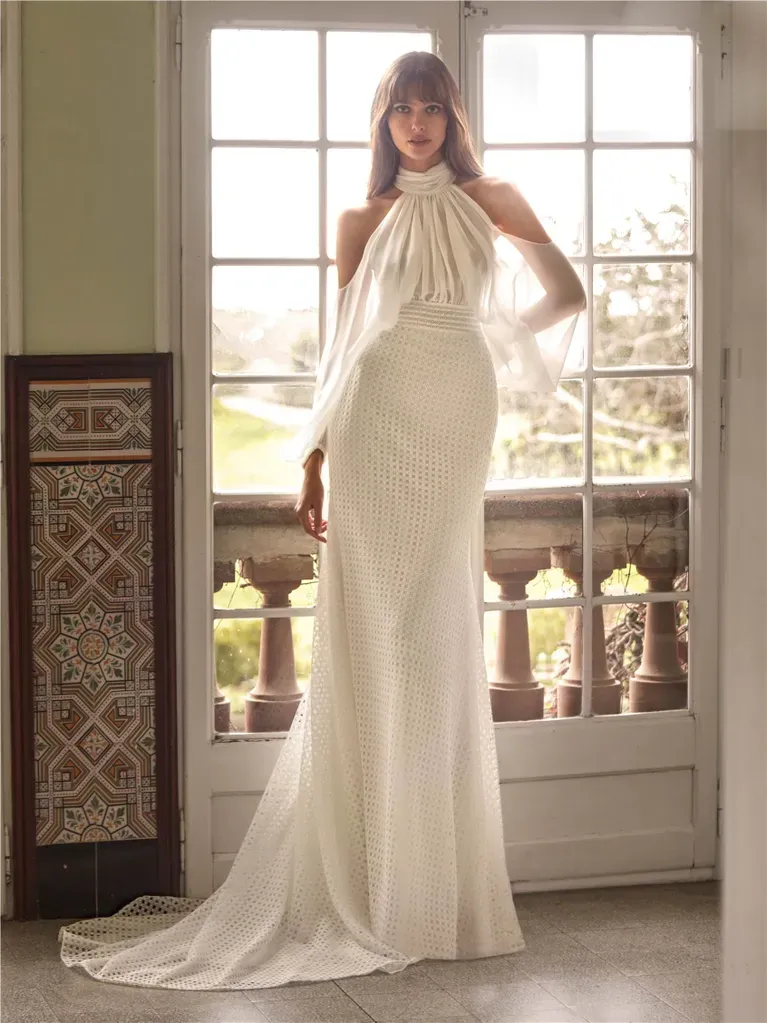 robe de mariée sirène col montant dos nu  près avignon dans le vaucluse