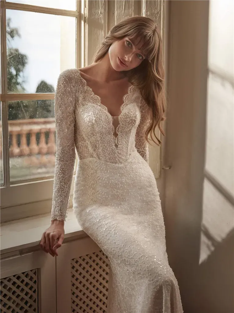robe de mariée sirène manches longues dentelle et de perles bastina nicole milano marseille
