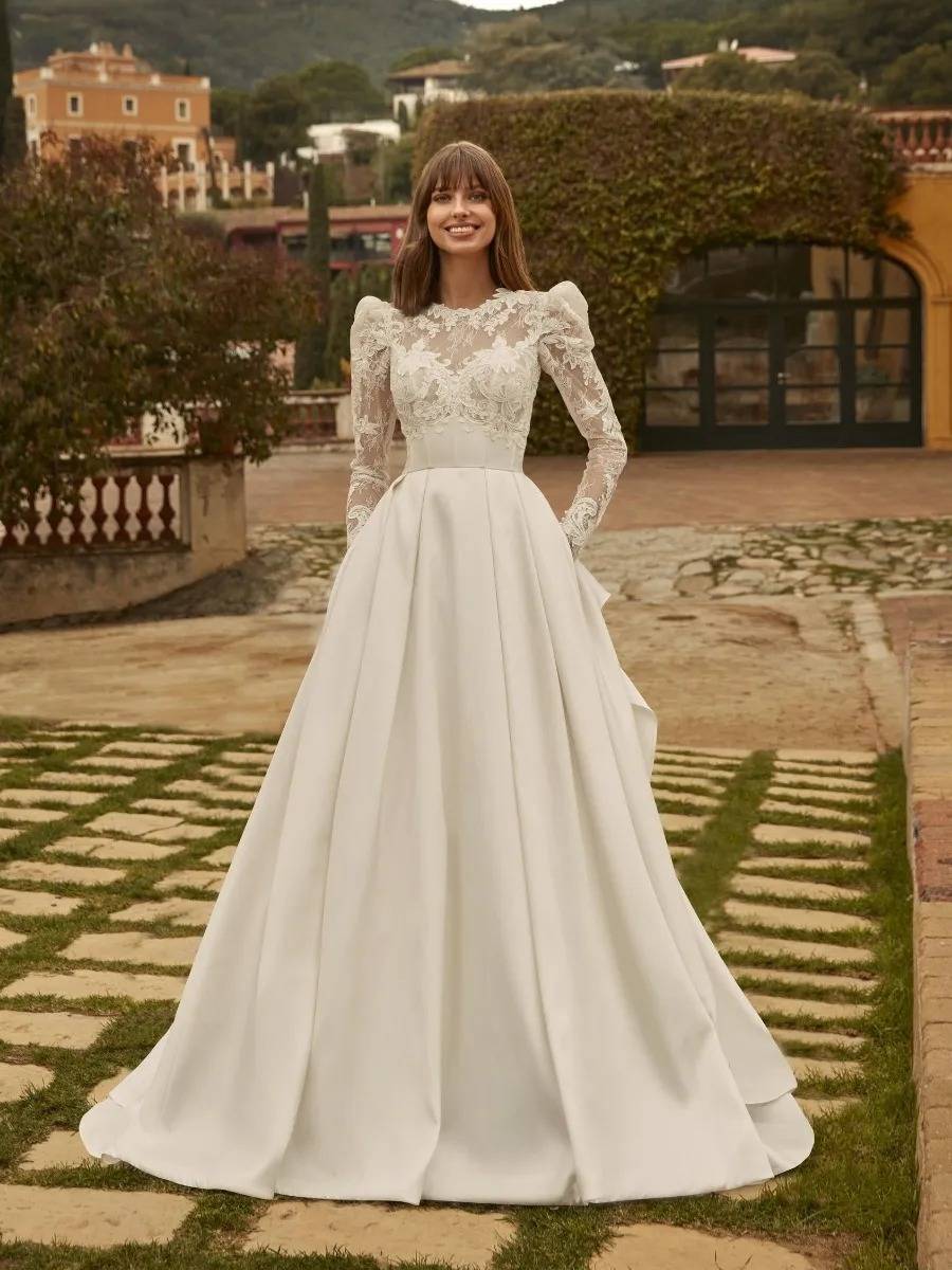 ESSAYEZ LA ROBE DE MARIÉE PRINCESSE NICOLE MILANO LEEN MIKADO MANCHES LONGUES DENTELLE À MARSEILLE CHEZ SONIAB