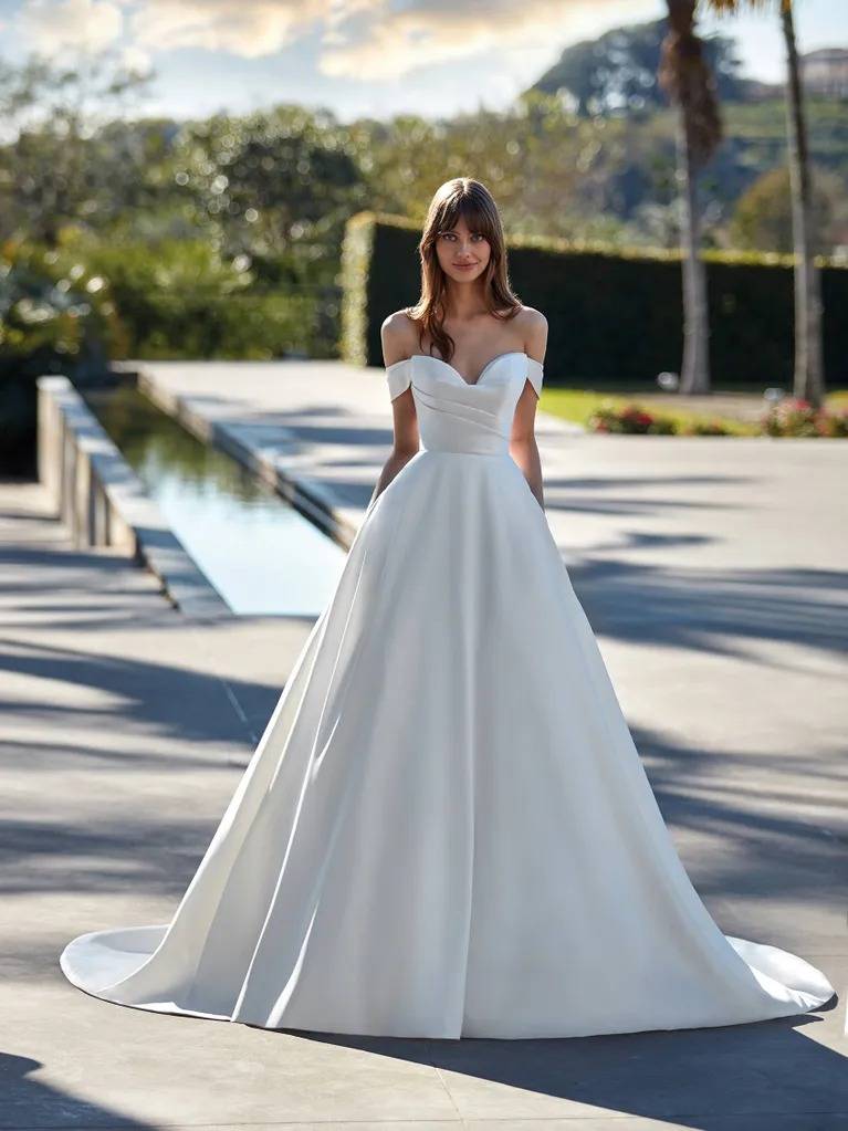 ROBE MARIÉE SIMPLE ÉLÉGANTE COUPE PRINCESSE MIKADO TRAÎNE 200CM MARSEILLE