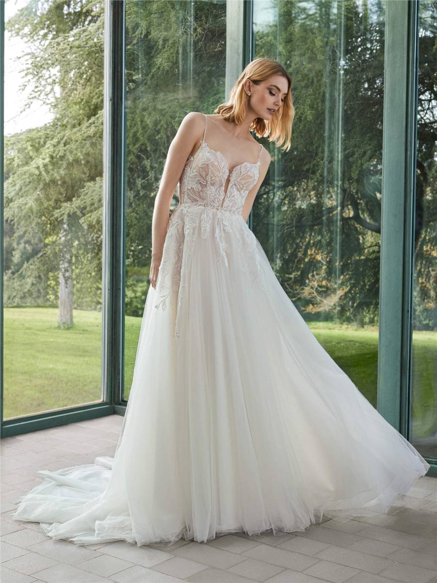 robe de mariée trapèze décolleté coeur dos nu jupe en tulle lleane pronovias marseille