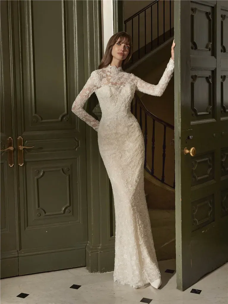 Robe sirène avec col montant, dos goutte d'eau et manches longues