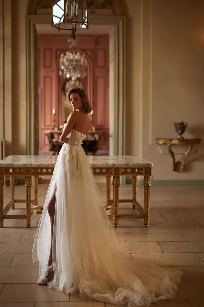 Robe Sinatra Milla Nova semi-transparente avec corset cœur fleurs 3D