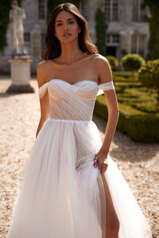 robe de mariée drapée en satin duchesse  signée Milla Nova proche aubagne