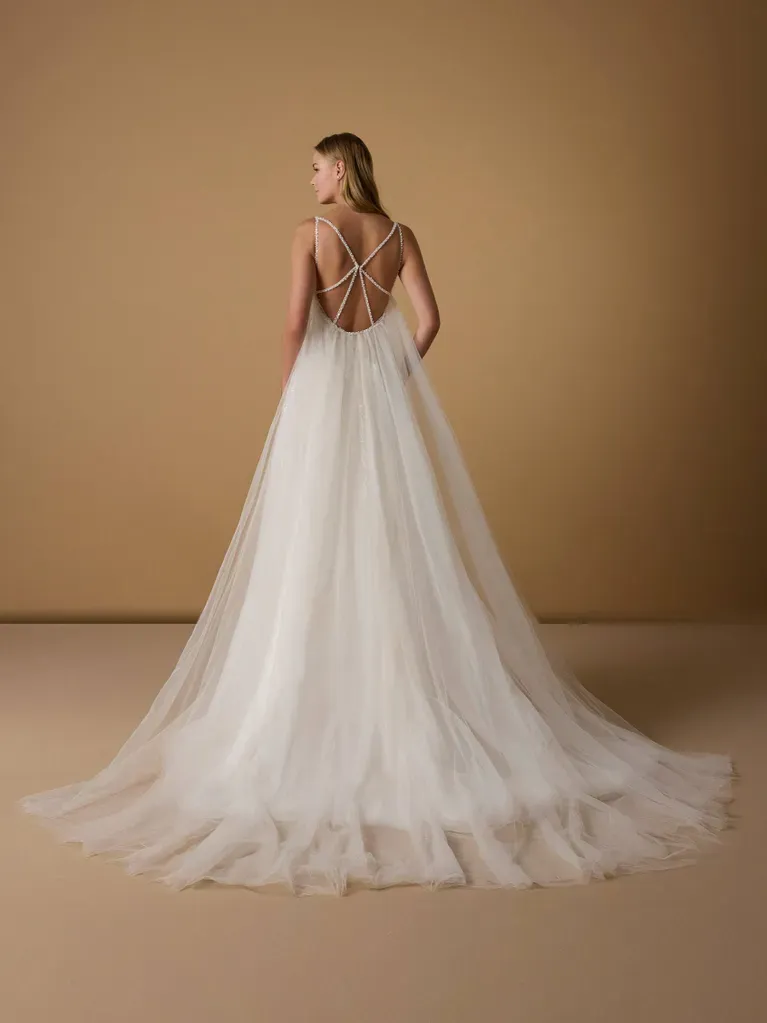 Robe de mariée MELI Nicole Milano coupe en A tulle fendu décolleté V boutique Soniab Marseille