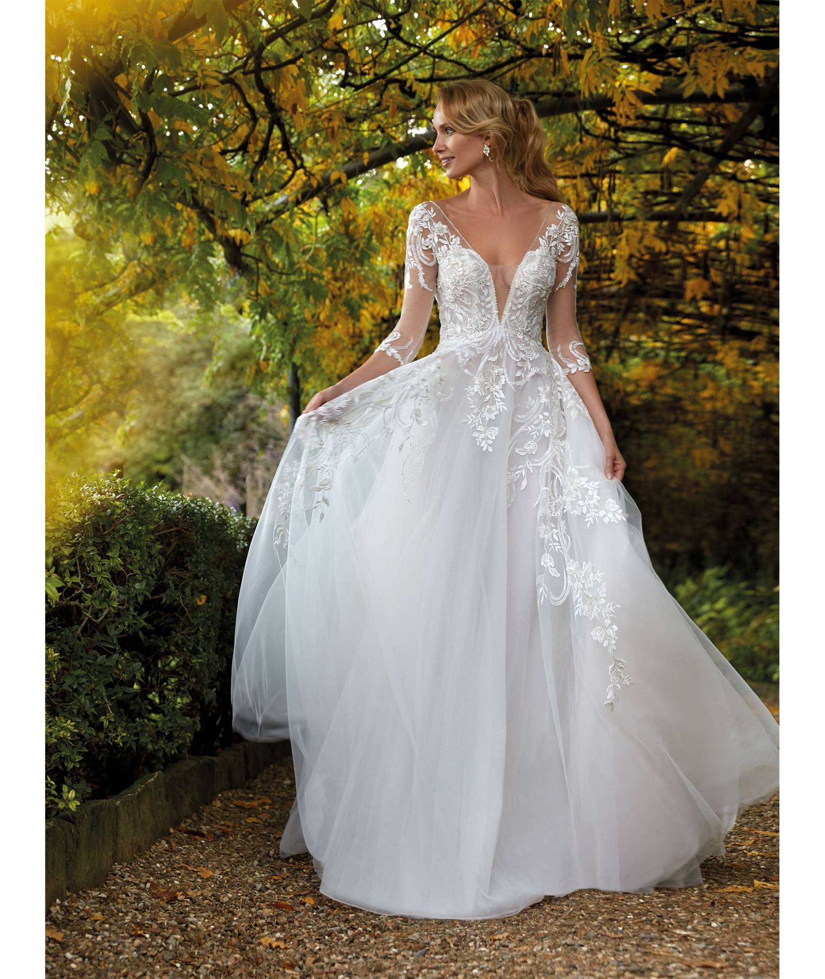 robe de mariée trapèze forme A nicole milano sur marseille chez soniab
