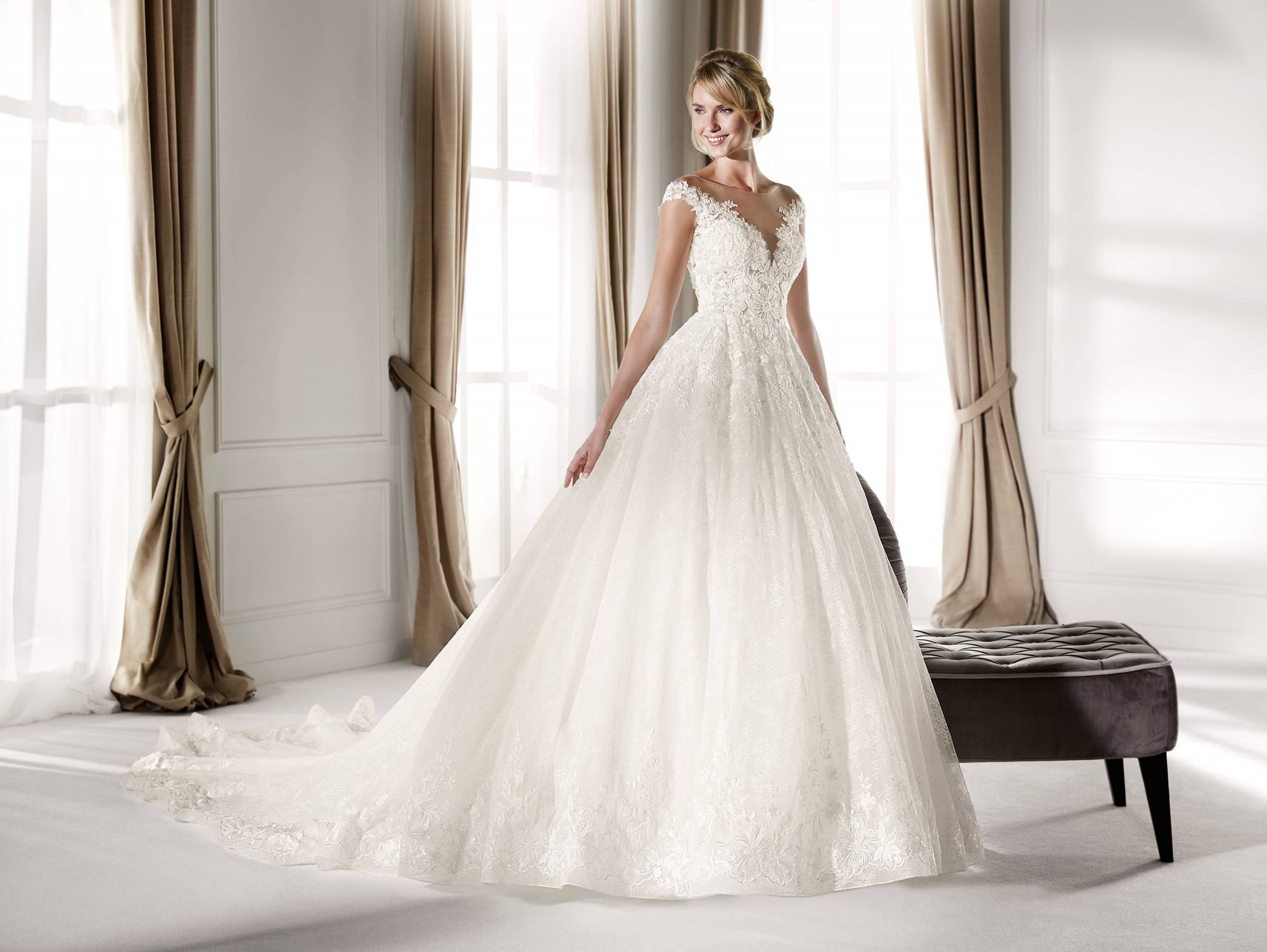 robe de mariée dos nu glamour Marseille près de Cassis