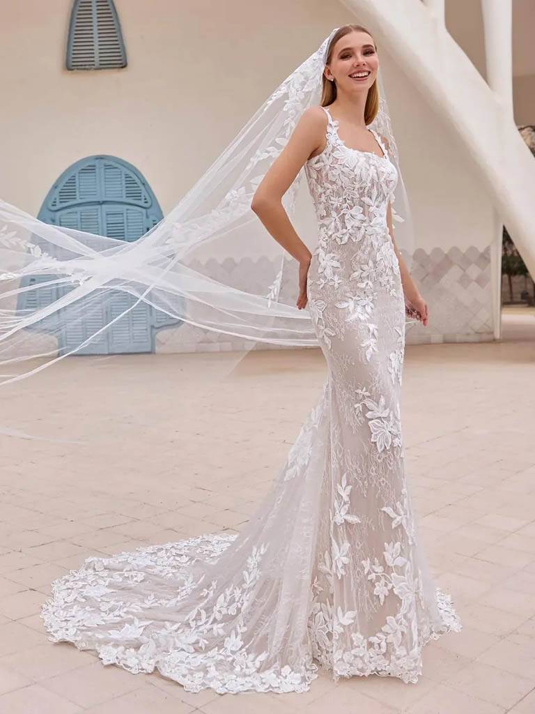 robe de mariée fourreau dentelle sans manches zeala pronovias marseille
