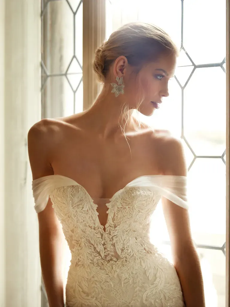 Robe de mariée sirène avec décolleté en V bustier