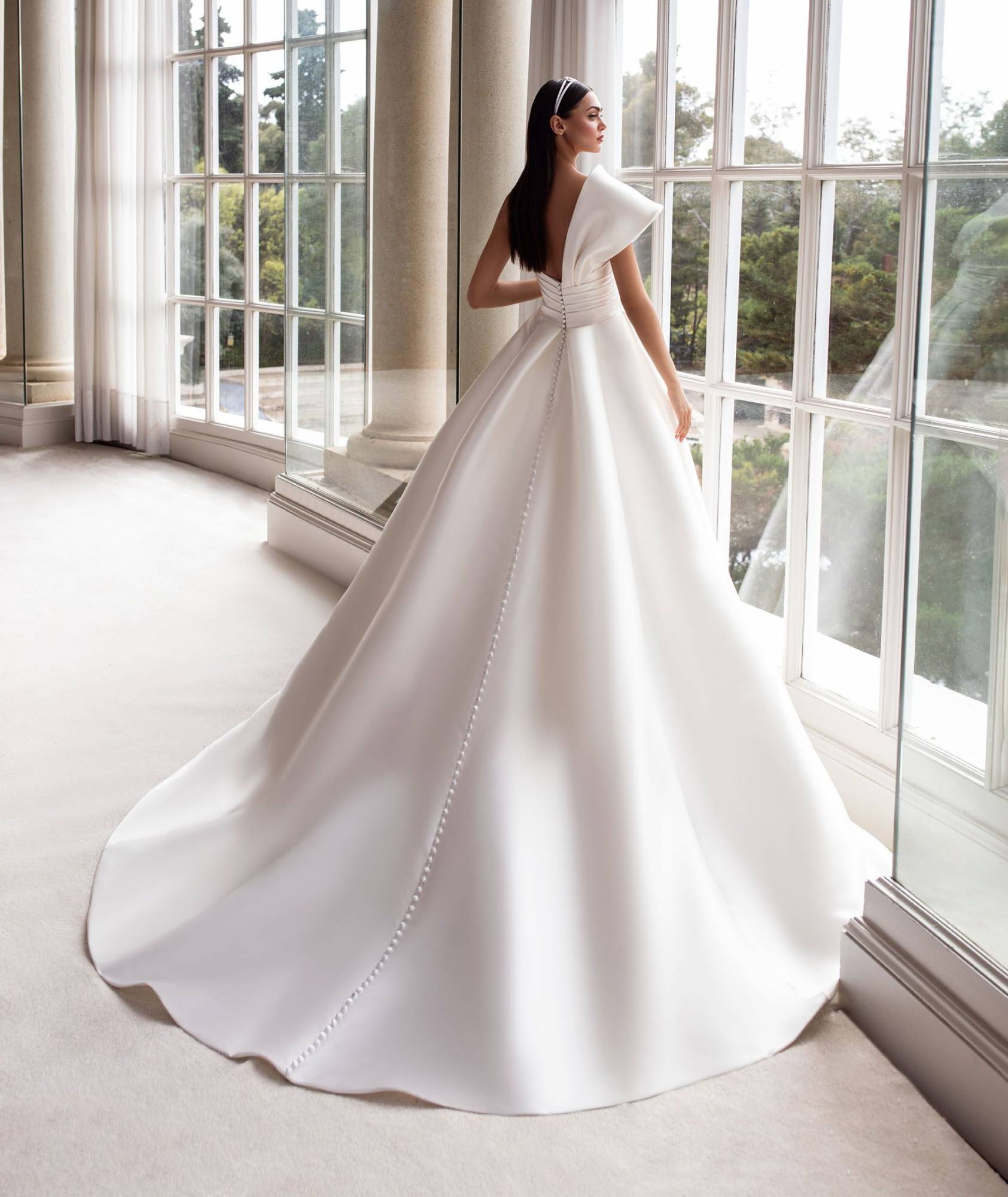 robe de mariée princesse asymétrique drapée couture pronovias marseille