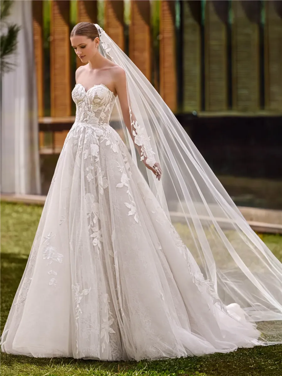 mariage aix en provence en robe de mariée grande taille pronovias 