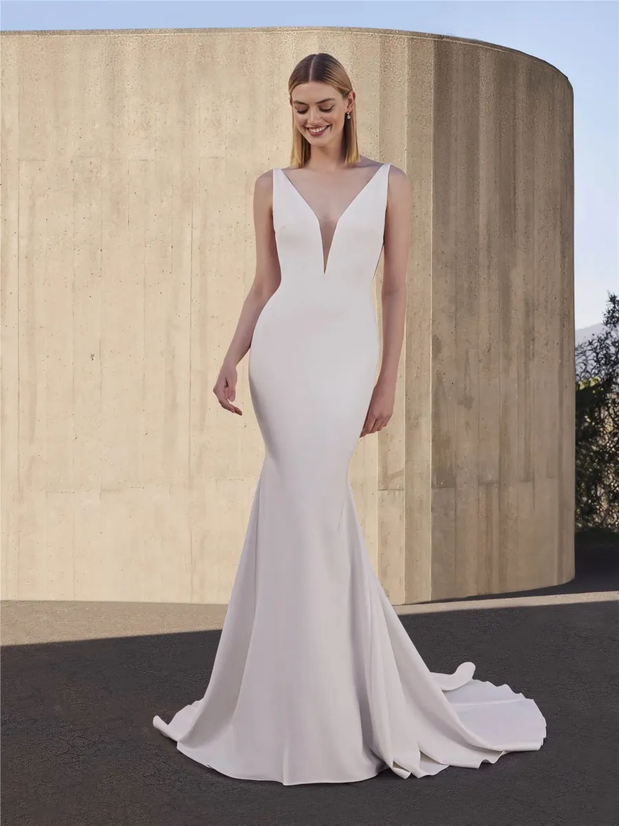 robe de mariée coupe sirène décolleté en V en crêpe pronovias snowbeet marseille