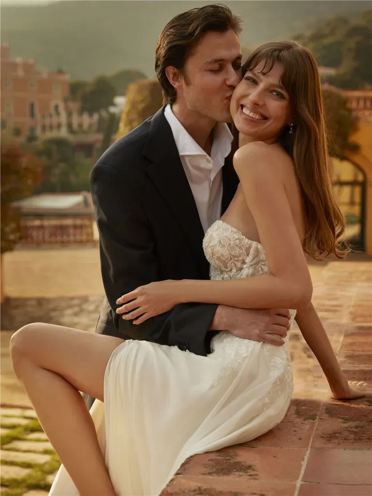 Robe de mariée trapèze décolleté cœur et manches amovibles subay nicole milano marseille